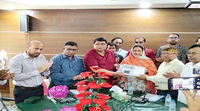 গাইবান্ধা জেনারেল হাসপাতালে ইসিজি মেশিন বিতরণ 