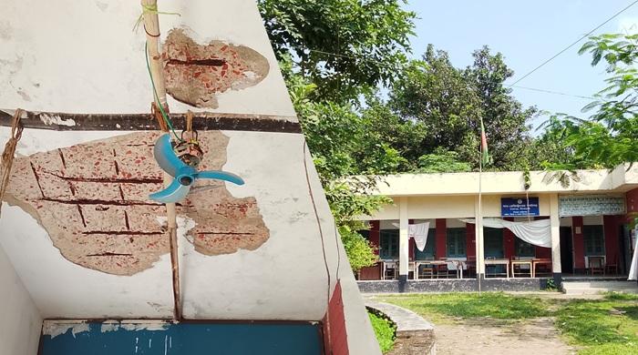 ঝুঁকি নিয়ে জরাজীর্ণ ভবনেই চলছে সরকারি অফিসের কার্যক্রম
