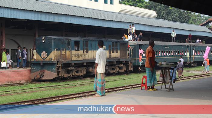 রানিং স্টাফদের কর্মবিরতি প্রত্যাহার, ট্রেন চলাচল শুরু