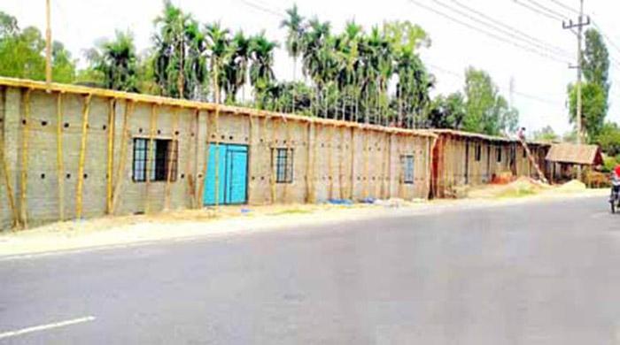 প্রকল্প এলাকায় স্থাপনা নির্মাণের হিড়িক