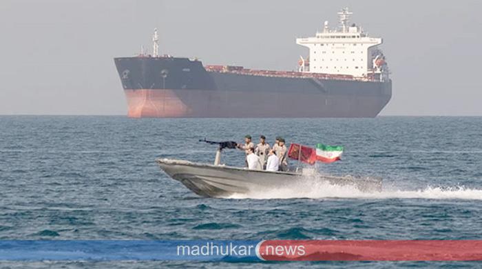 মধ্যপ্রাচ্যে চরম অস্থিরতা: হরমুজ প্রণালি ও ট্রাম্পের নতুন হুঁশিয়ারি ঘিরে ঘনীভূত সংকট