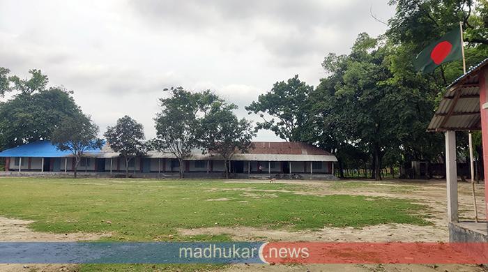 খাতায় সংখ্যা বাড়লেও বাস্তবে নেই শিক্ষার্থী—এসএসসিতে অংশ নেয়নি কেউ