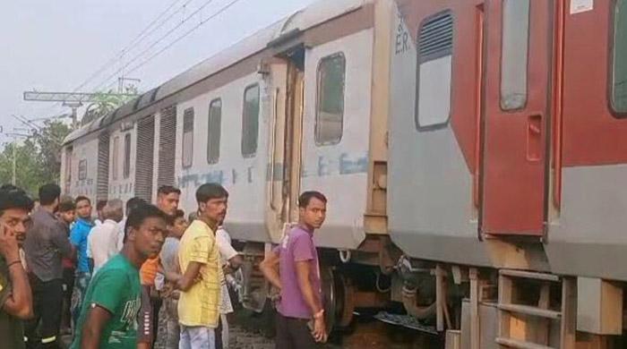 ঢাকা-কলকাতা বন্ধন এক্সপ্রেসে আগুন