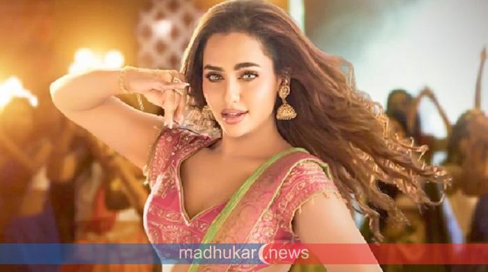 নুসরাত ফারিয়ার নতুন গান লোকে বলে মুক্তি