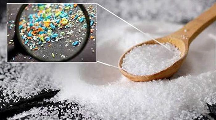 এবার চিনিতেও মিলেছে মাইক্রোপ্লাস্টিক