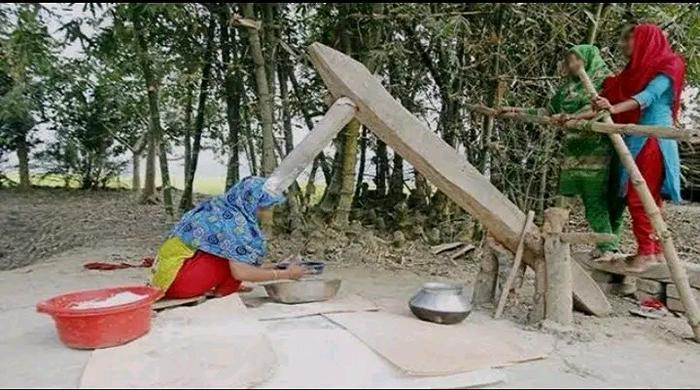 সময়ের আবর্তনে হারিয়ে যাচ্ছে গ্রাম-বাংলার ঐতিহ্যবাহী ঢেঁকি​