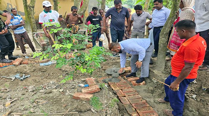 সাঘাটায় জুলাই শহীদ সজলের কবরস্থান নির্মাণকাজের উদ্বোধন