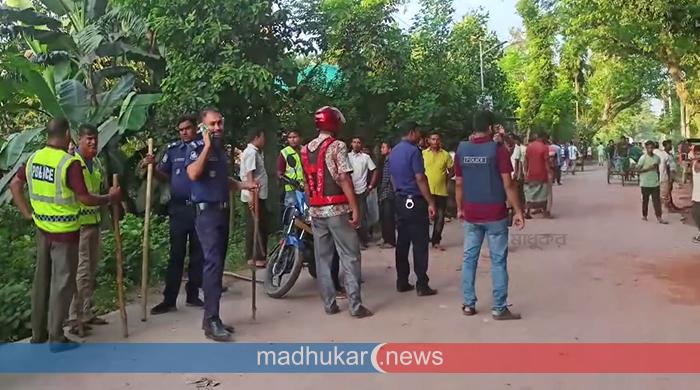 গোবিন্দগঞ্জে বালু উত্তোলনকে কেন্দ্র করে দু’পক্ষের সংঘর্ষ, সাংবাদিকসহ আহত ১০ 