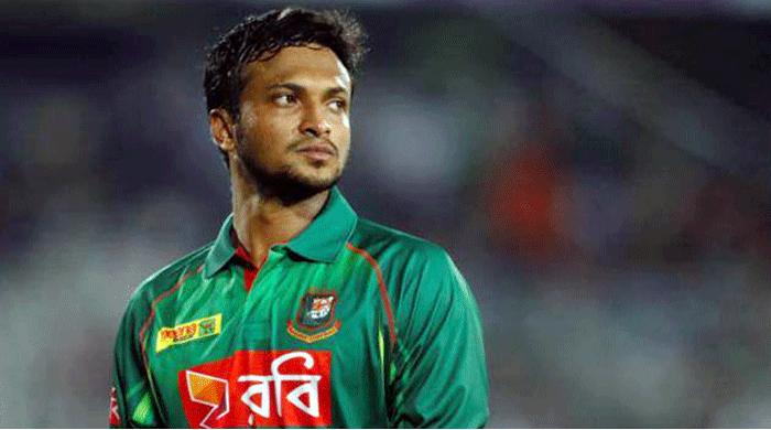ফুটবল খেলতে গিয়ে ইনজুরিতে সাকিব ফুটবল খেলতে গিয়ে ইনজুরিতে সাকিব