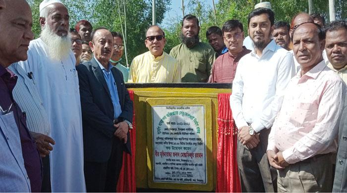 পার্বতীপুরে করতোয়া নদীর উপর সেতু নির্মাণ কাজের উদ্ধোধন