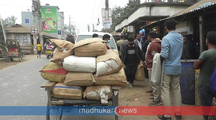 গাইবান্ধায় ৩০২ কেজি নিষিদ্ধ পলিথিন জব্দ, ২০ হাজার টাকা জরিমানা