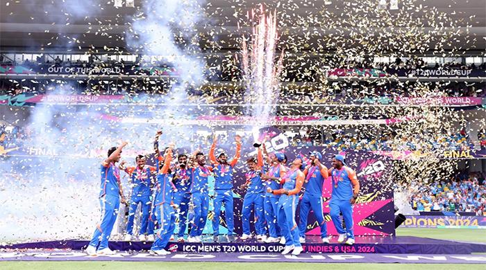 দক্ষিণ আফ্রিকার হৃদয় ভেঙে বিশ্ব চ্যাম্পিয়ন ভারত