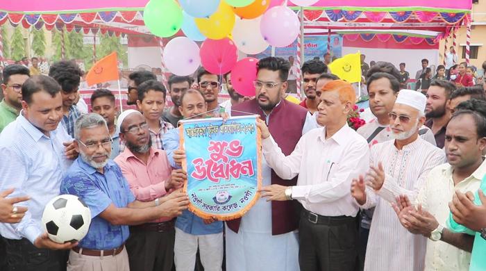নওগাঁয় আন্তঃবিভাগ কলেজ ফুটবল টুর্নামেন্টের উদ্বোধন