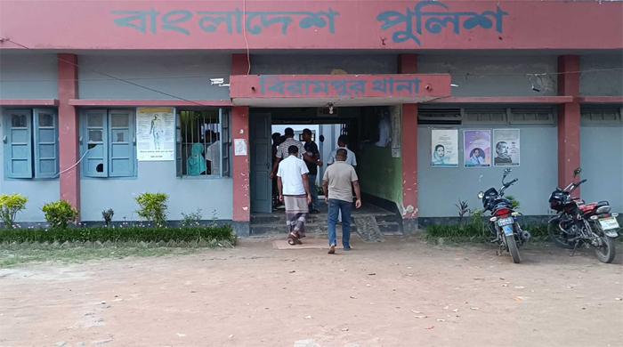 পারিবারিক সালিশ বৈঠকে প্রতিপক্ষের ছুরিকাঘাতে প্রাণ গেল যুবকের