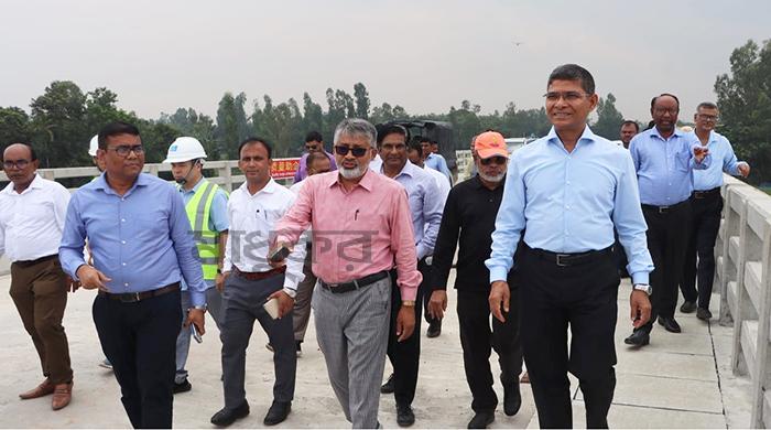 তিস্তা পিসি গার্ডার সেতু পরিদর্শনে প্রধান প্রকৌশলী