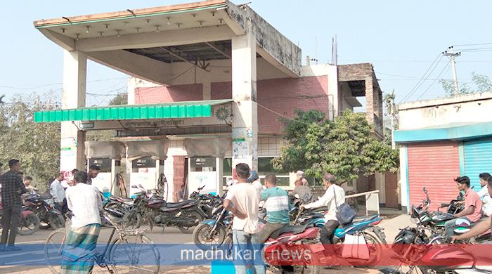 পেট্রোল ও অকটেন সংকটে, হাজারও কর্মজীবী বেকার