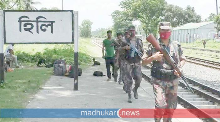চামড়া পাচার ঠেকাতে হিলি সীমান্তে বিজিবির কড়া নজরদারি
