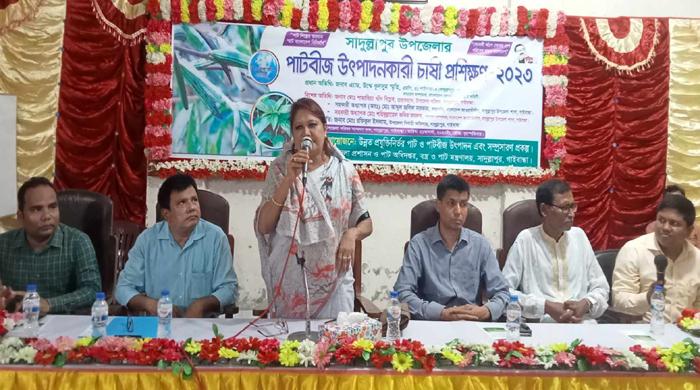 সাদুল্লাপুরে পাটবীজ উৎপাদনকারী চাষী প্রশিক্ষণ অনুষ্ঠিত