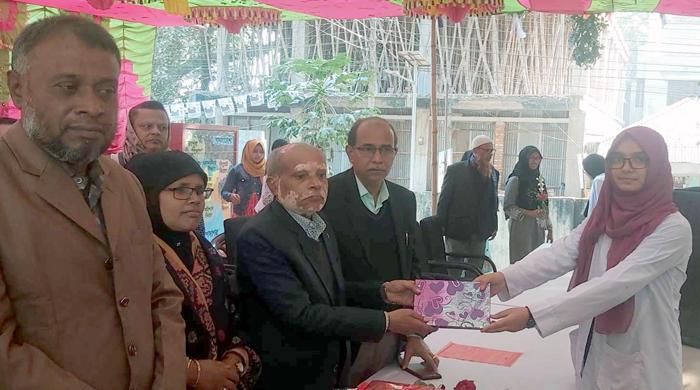 পলাশবাড়ীর সুতি মাহামুদ বিদ্যালয়ের প্রধান শিক্ষকের অবসরজনিত বিদায় সংবর্ধনা