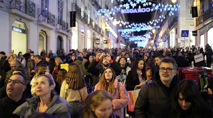 নতুন বছরের প্রথম দিন বিশ্বের জনসংখ্যা পৌঁছাবে ৮০৯ কোটিতে
